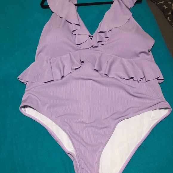 SHEIN Plus Rib Ruffle Trim One Piece - Picture 4 of 6